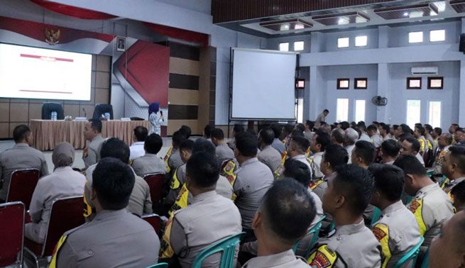 Polres Rohil Gelar Pelatihan Public Speaking, Tingkatkan Kemampuan Komunikasi Personel