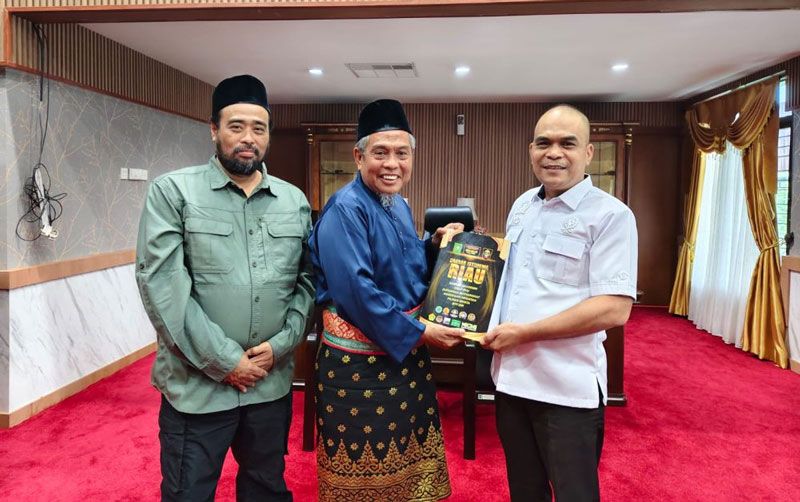 Naskah Akademik Daerah Istimewa Riau Diserahkan ke DPRD