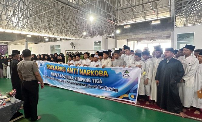 Selamatkan Generasi Muda dari Bahaya Narkoba, Kepala BNNK Pekanbaru Dialog Interaktif dengan Ratusan Siswa SMP Az-Zuhra