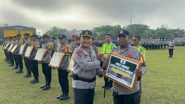 12 Bhabinkamtibmas di Riau Dianugerahi Green Policing Award