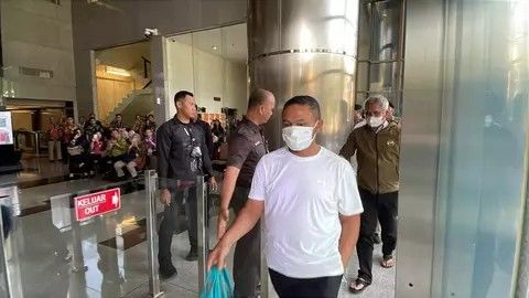 Gubernur Riau Abdul Wahid Tiba di Gedung KPK