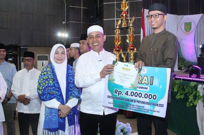 Bupati Inhil Resmi Tutup Festival Hadroh Al-Banjari 2025 se-Riau