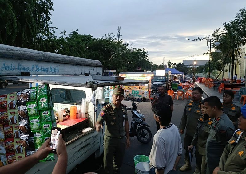 PKL di Sekitaran Masjid Agung Annur Ganggu Pengguna Jalan, Satpol Beri Peringatan