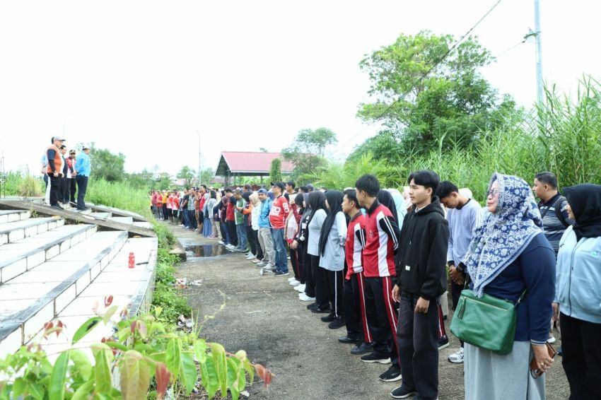 Ratusan ASN Berbagai OPD di Inhil Goro Bersihkan Islamic Center
