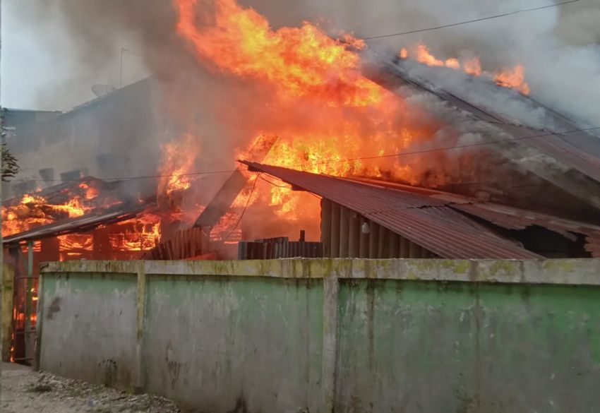 Satu Rumah di Samping Pasar Sail Ludes Diamuk Api