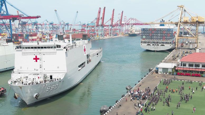 TNI AL Kerahkan KRI dan Helikopter untuk Bantu Korban Bencana di Aceh, Sumut dan Sumbar