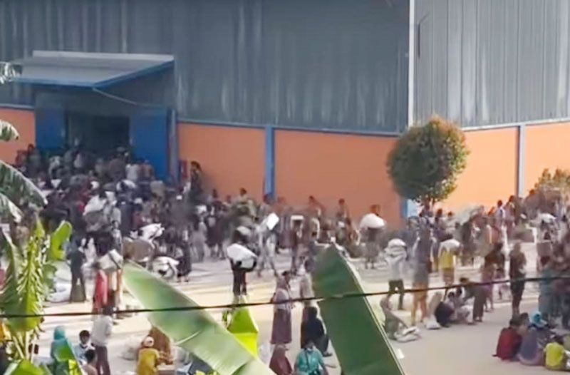 Viral Video Warga Korban Banjir di Sibolga Jarah Gudang Bulog, Kepala BNPB: Bukan 'Menjarah'