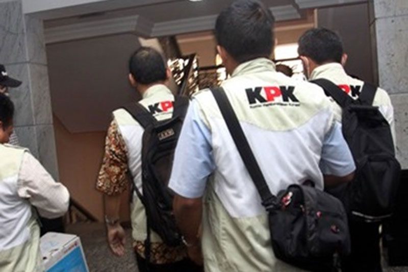 KPK Geledah Rumah Dinas Plt Gubernur Riau