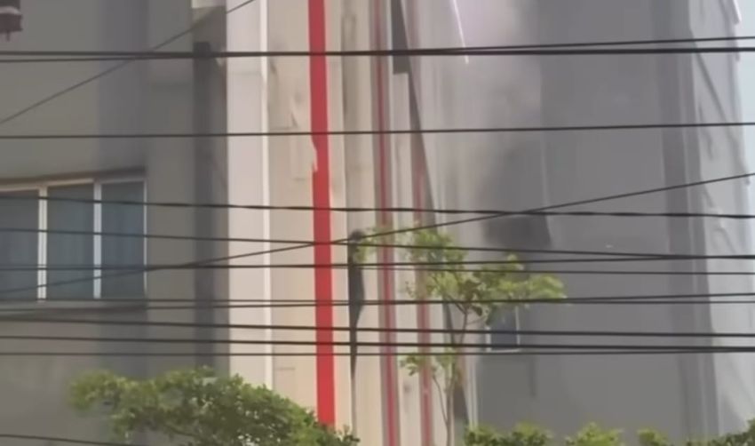 Hotel New Hollywood Pekanbaru Terbakar