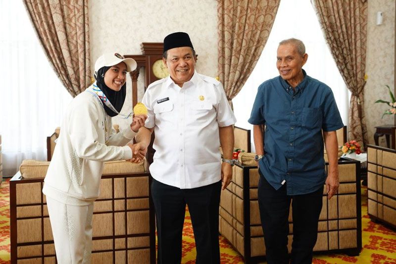 Sabet Emas di SEA Games 2025, Puja Lestari Disambut Bangga Sepulangnya ke Riau
