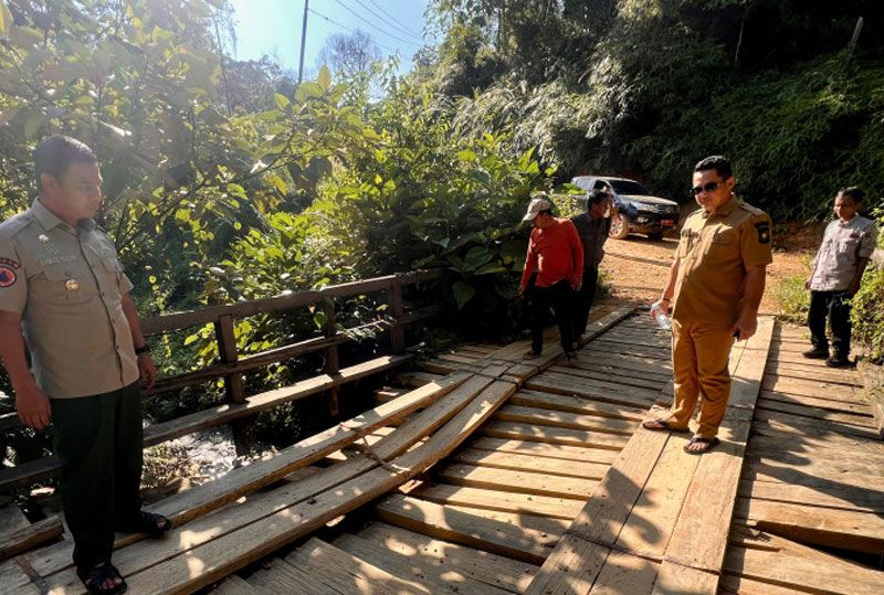 Jembatan Penghubung Utama di Lubuk Bigau Kampar Kiri Hulu Rusak Parah, Perbaikan Diupayakan Tahun Depan