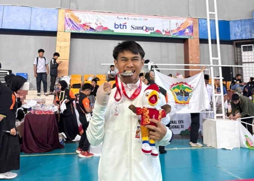 Siswa SMA IT Fadhilah Pekanbaru Sabet Medali Perak Pencak Silat POPNAS XVII Jakarta &lrm;