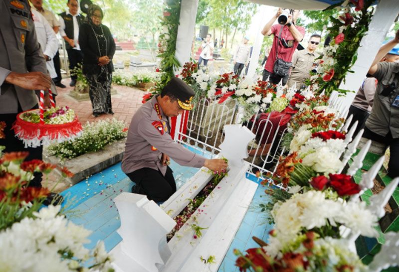 Kapolri Berziarah dan Groundbreaking Museum Marsinah, Pahlawan Nasional Buruh