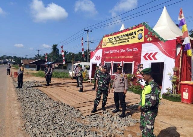 Cek Pos Nataru 2025, Danramil 05/RM Bersama Kapolres Rohil Tinjau Pos Pam Balam KM 8 Bangko Permata