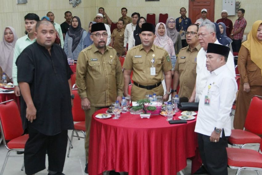 Bupati Inhil Buka Sosialisasi dan Pendampingan Sertifikasi Halal bagi Pelaku Usaha Mikro