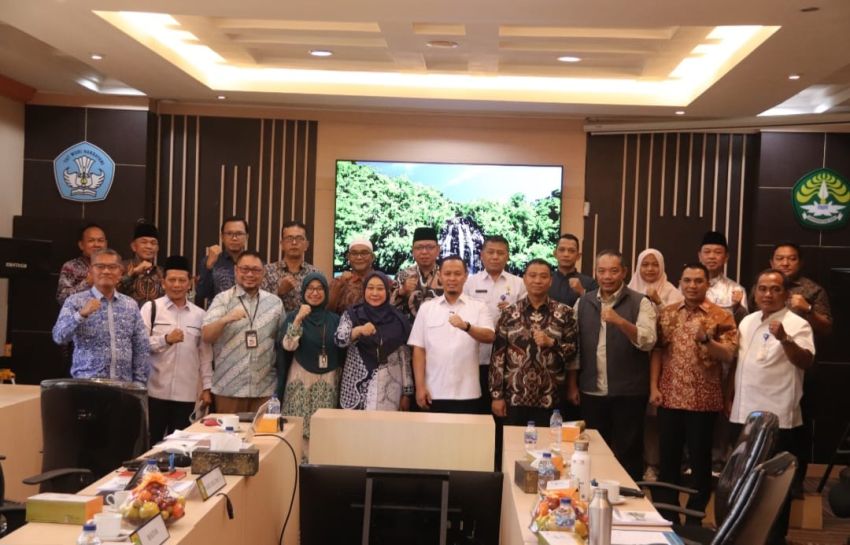 Atasi Banjir, 10 Danau Unri di Binawidya Dijadikan Embung