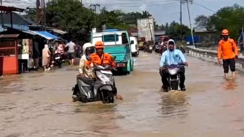 Tembilahan Dilanda Banjir Rob