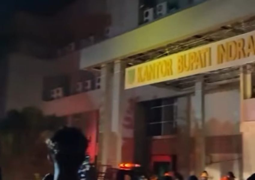 Kantor Bupati Inhil Terbakar