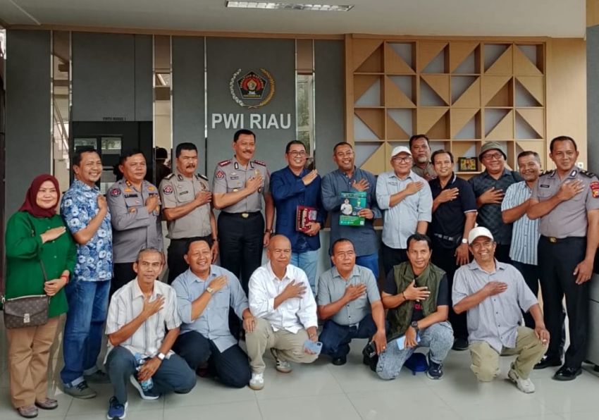 Call Center 24 Jam Polda Riau, Pelayanan Humanis dan Cepat Tanggap