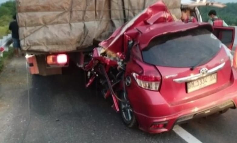Yaris Tabrak Truk di Tol Permai, Satu Meninggal Dunia