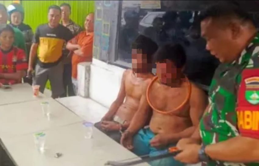 Dua Pria di Pekanbaru Babak Belur Diamuk Massa