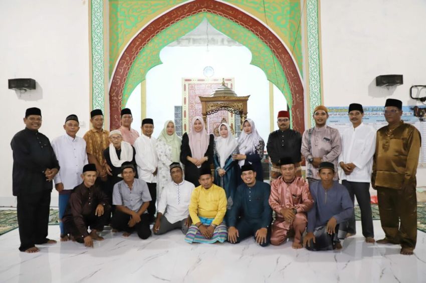 Wabup Yuliantini Hadiri Peringatan Isra&rsquo; Mi&rsquo;raj Nabi Muhammad SAW di Masjid Jami&rsquo; Daarul Amal Teluk Pinang