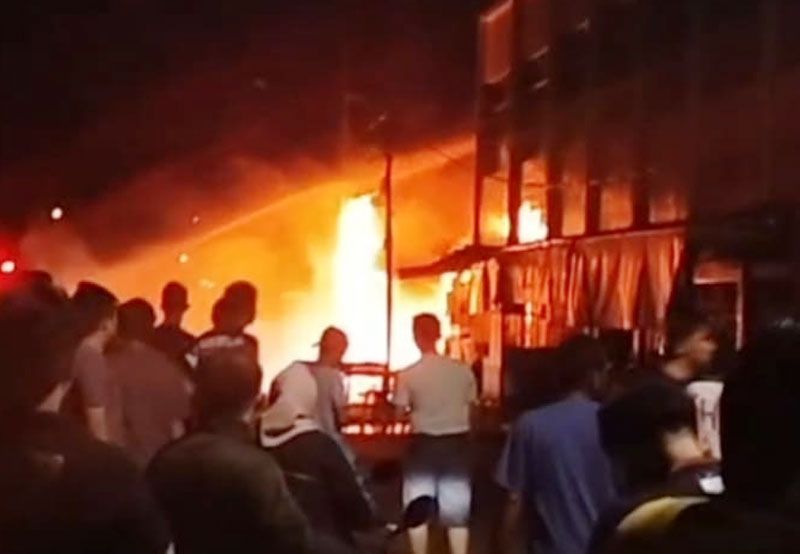 Satu Ruko Semi Permanen di Siak terbakar