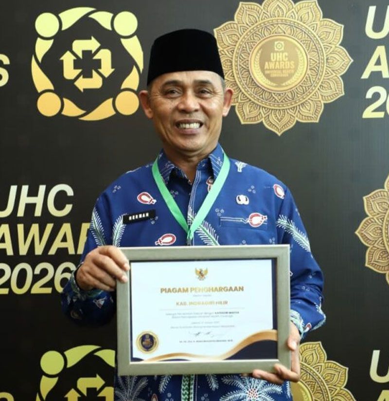 Bupati Inhil Terima Penghargaan UHC Awards 2026