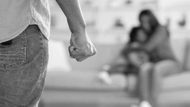Permintaan Hubungan Badan Tak Wajar Ditolak, Suami di Rohil Aniaya Istri dan Anak