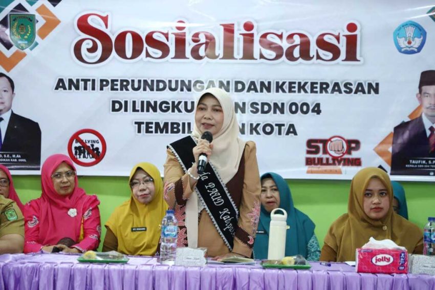 Kunjungi SDN 004 Tembilahan, Bunda Paud Inhil Sosialisasikan Pencegahan dan Penanganan Kekerasan di Sekolah