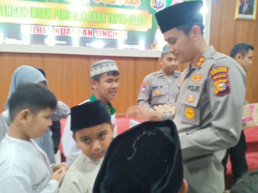 Kapolres Kuansing Buka Puasa Bersama Insan Pers dan Anak Yatim