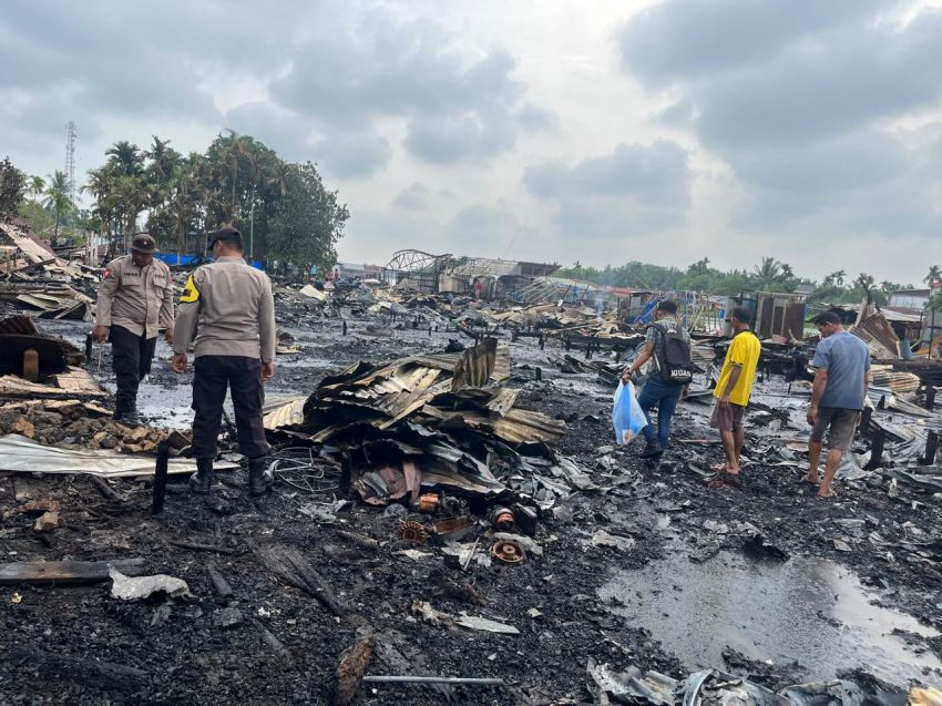 Kebakaran di Dusun Pasar Lama Gaung, Belasan Rumah Hangus