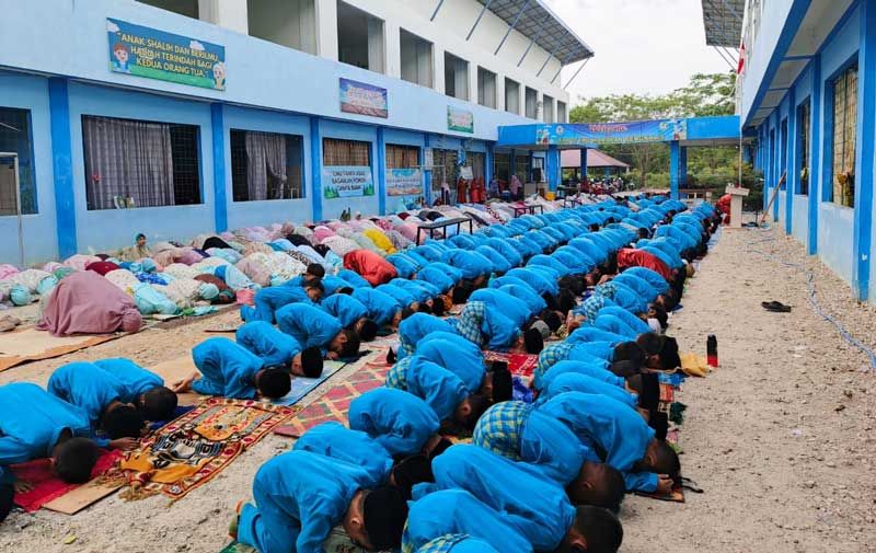 Bermunajat Diturunkan Hujan, SD IT Ibu Harapan Bengkalis Gelar Sholat Istisqo