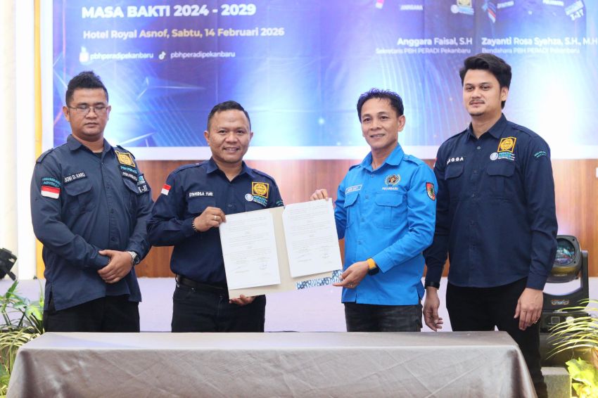 PBH Peradi dan PWI Pekanbaru Teken MoU