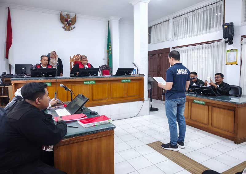 Korban Memaafkan, Hakim Minta Penganiaya Pria yang Gendong Bayi di Assofa Buat Video Klarifikasi