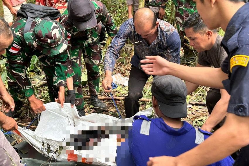 TNI Temukan dan Evakuasi Korban Kecelakaan Pesawat Pelita Air di Pegunungan Krayan Timur