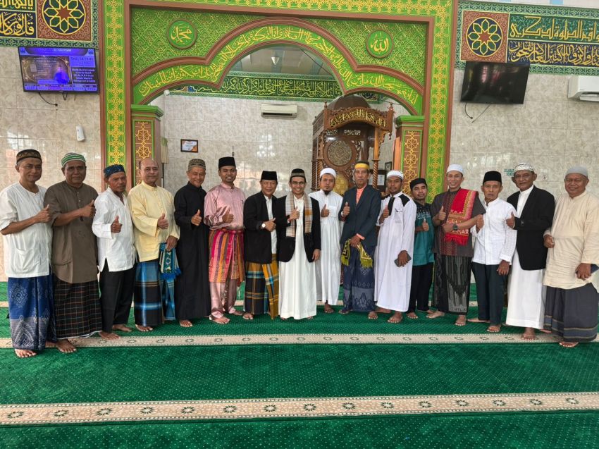 Khutbah Idul Fitri di Pekanbaru, Hendry Munief Ajak Masyarakat Merajut Persaudaraan
