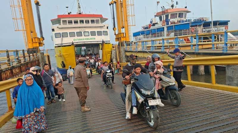 Aktivitas penyeberangan Roro.(Foto: Ist)