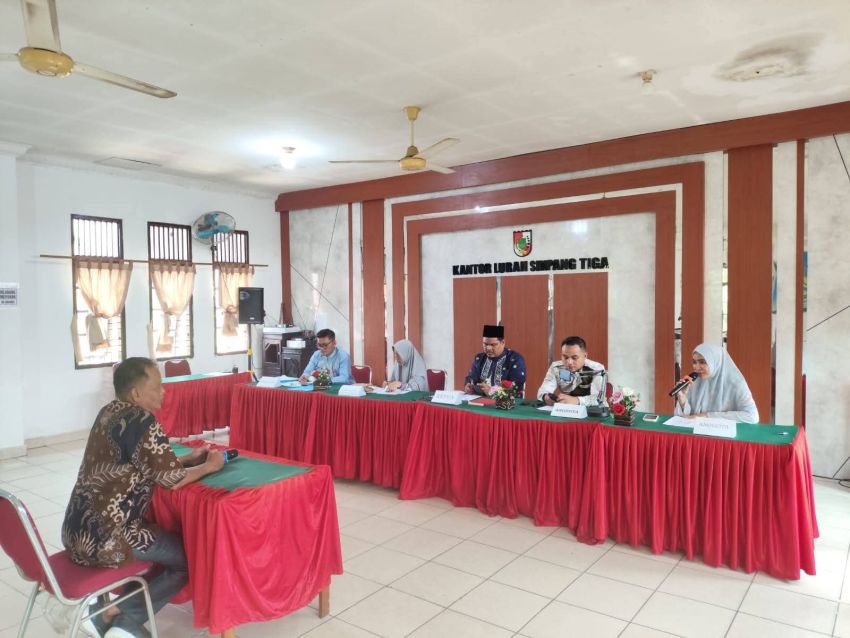 Kelurahan Simpang Tiga Rampungkan Uji Kelayakan dan Kepatutan Calon RT dan RW