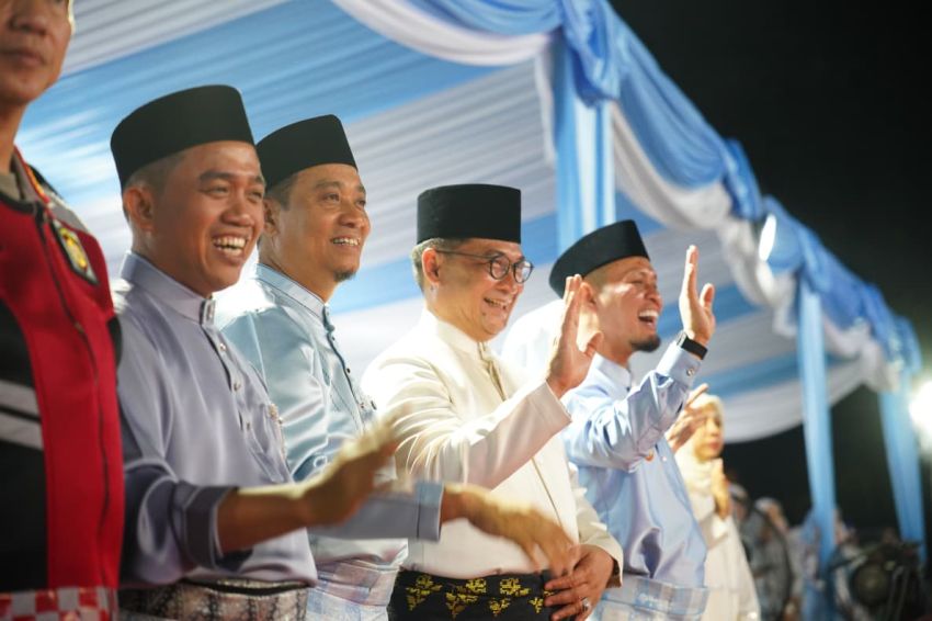 Ribuan Warga Ikuti Pawai Takbir Idulfitri 1447 H di Pekanbaru