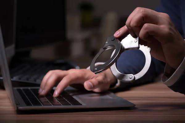 Skandal Laptop BGN: Menguak Dugaan Korupsi Ratusan Miliar Berkedok Transformasi Digital