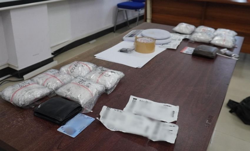 Sinergi Personel Lanud RSN dan Avsec Bandara SSK Gagalkan Penyelundupan 4 Kilogram Sabu