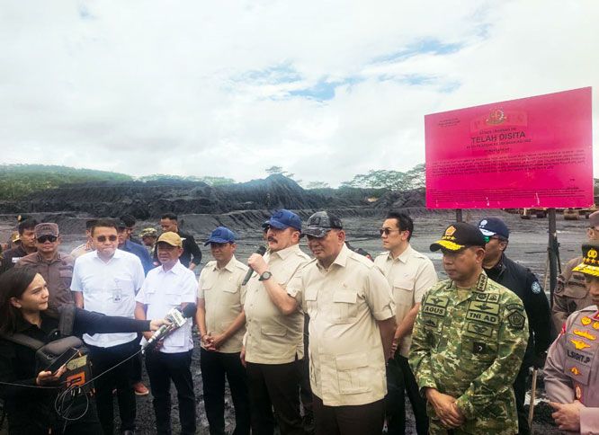 Panglima TNI Dampingi Menhan RI Tinjau Penertiban Lahan Tambang di Kalteng