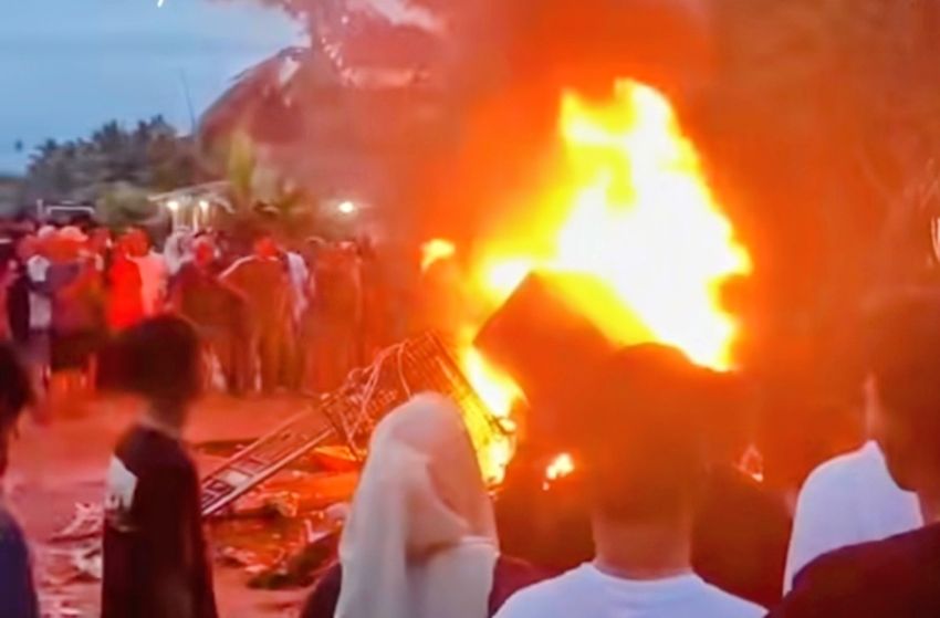 Rumah Diduga Bandar Narkoba Diserang Warga, Kapolda Riau Copot Kapolsek dan Kanit Reskrim Panipahan