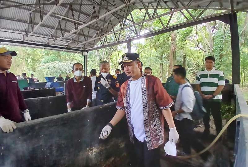 DLHK Pekanbaru Olah Sampah dan Tembakau Menjadi Kompos Bernilai