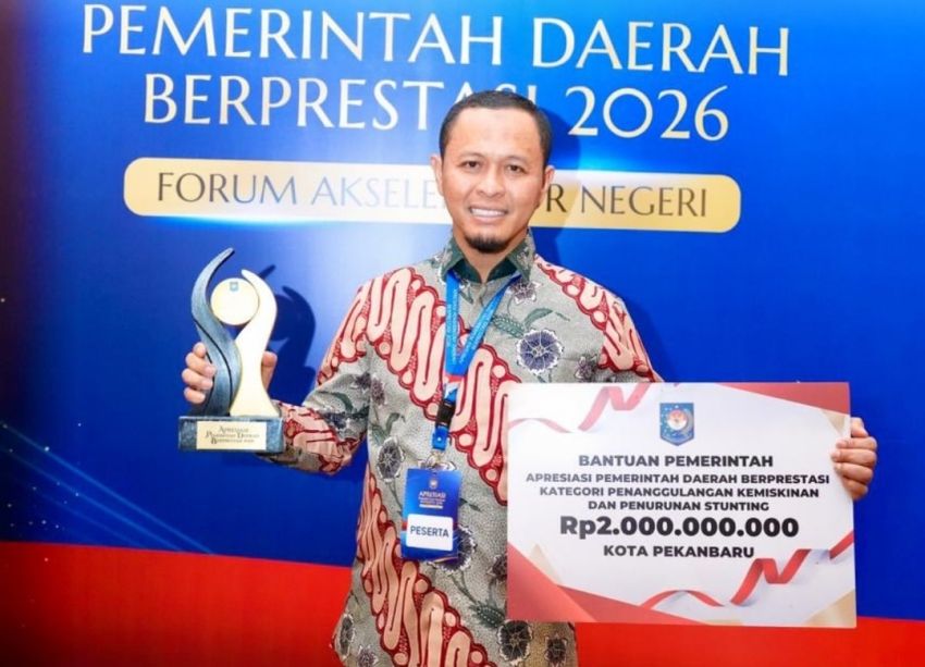 Tekan Kemiskinan dan Stunting, Wali Kota Agung Terima Penghargaan