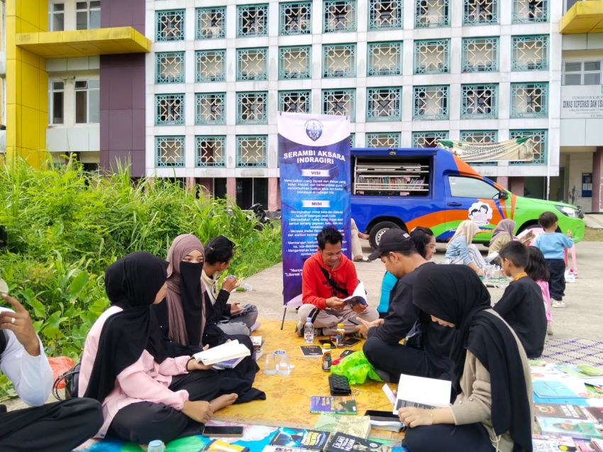 Serambi Aksara Indragiri Hadir di CFD, Hadirkan Litetasi di Ruang Publik