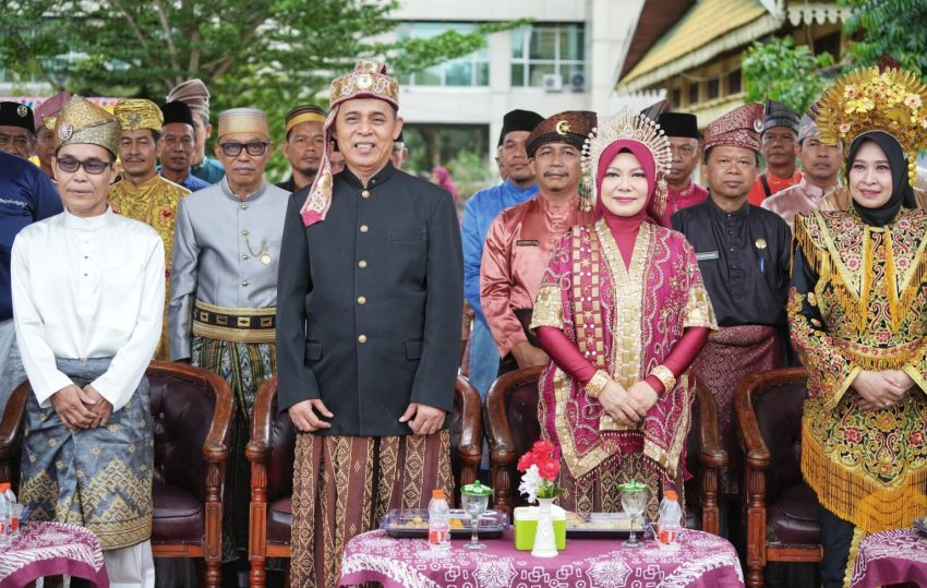 Bupati Herman Pimpin Upacara Peringatan Hardiknas 2026