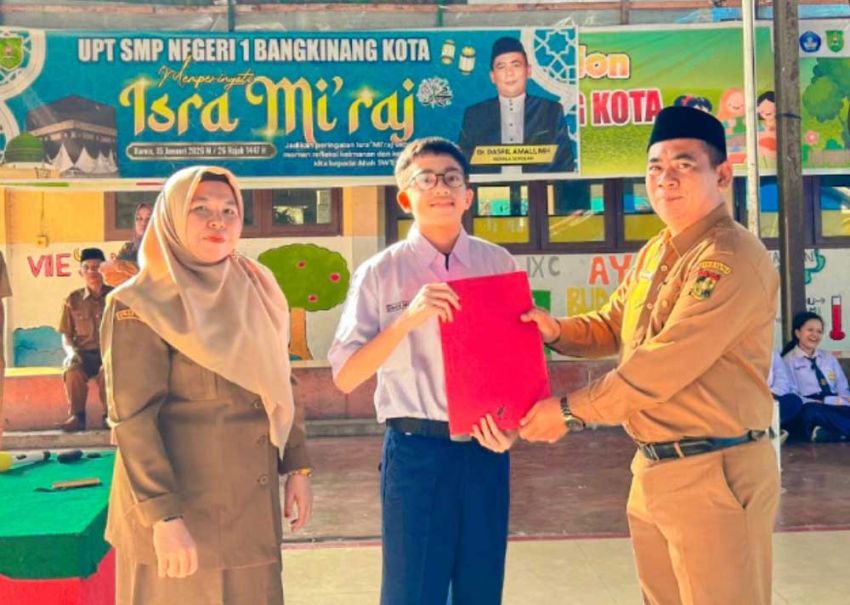 UPT SMP Negeri 1 Bangkinang Kota Sabet Juara III Lomba Resensi Buku se-Kabupaten Kampar