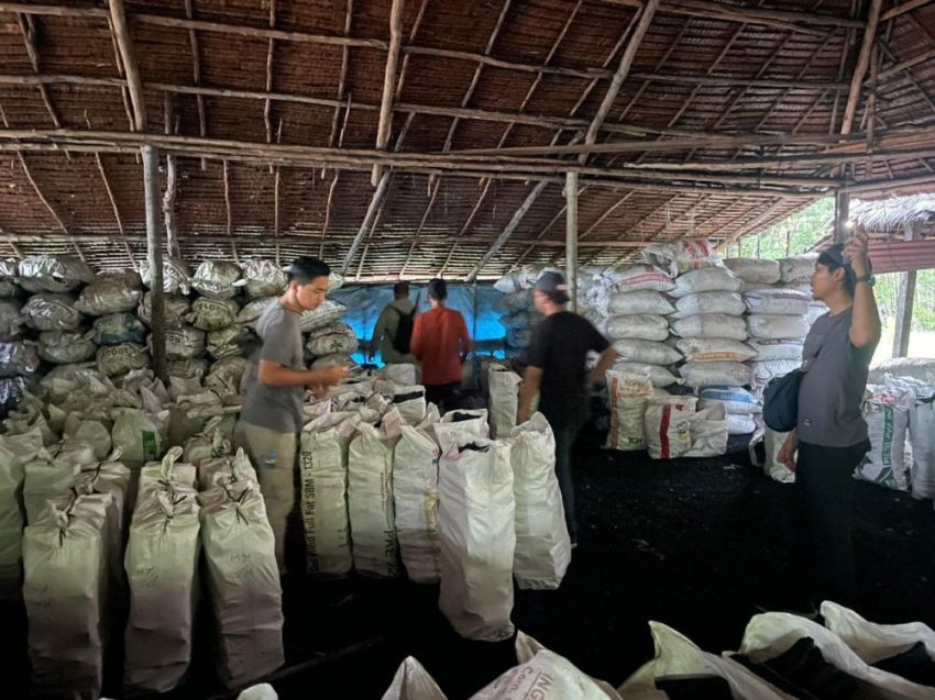 Siap Ekspor, Polisi Amankan 100 Ton Arang Ilegal di Meranti